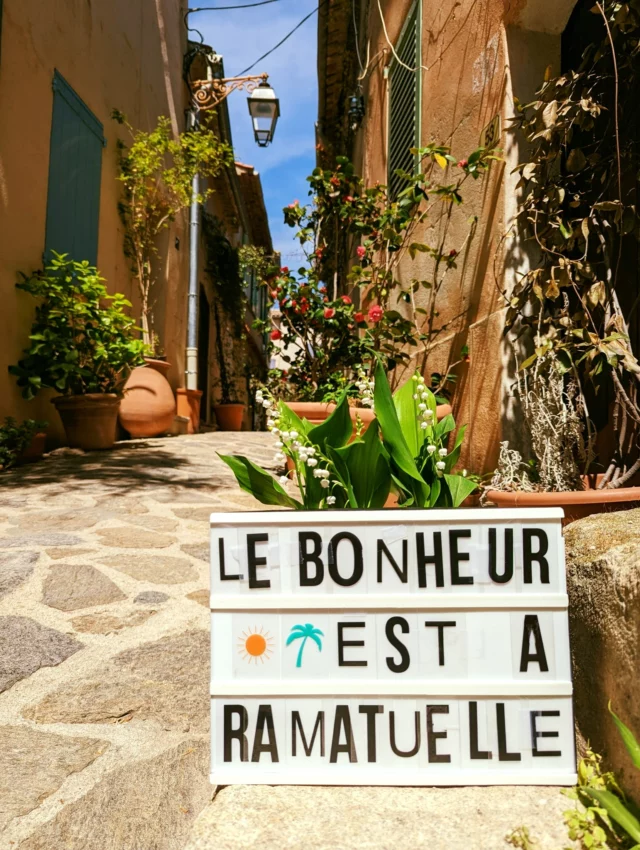En ce 1er mai, à #ramatuelle ou ailleurs, on espère que ces brins de muguet vous apportent joie, gaieté et bonheur tout au long de l'année !

_👉Follow & tag #destinationramatuelle
#ramatuelle #muguet #1ermai #golfesttropez #var #bonheur #cestcalebonheur
#departementduvar #hello_france #visitcotedazur #fierdusud #jourferie #villages #mai #may #villeetvillagefleuris #cotedazurfrance #printemps #pacatourisme